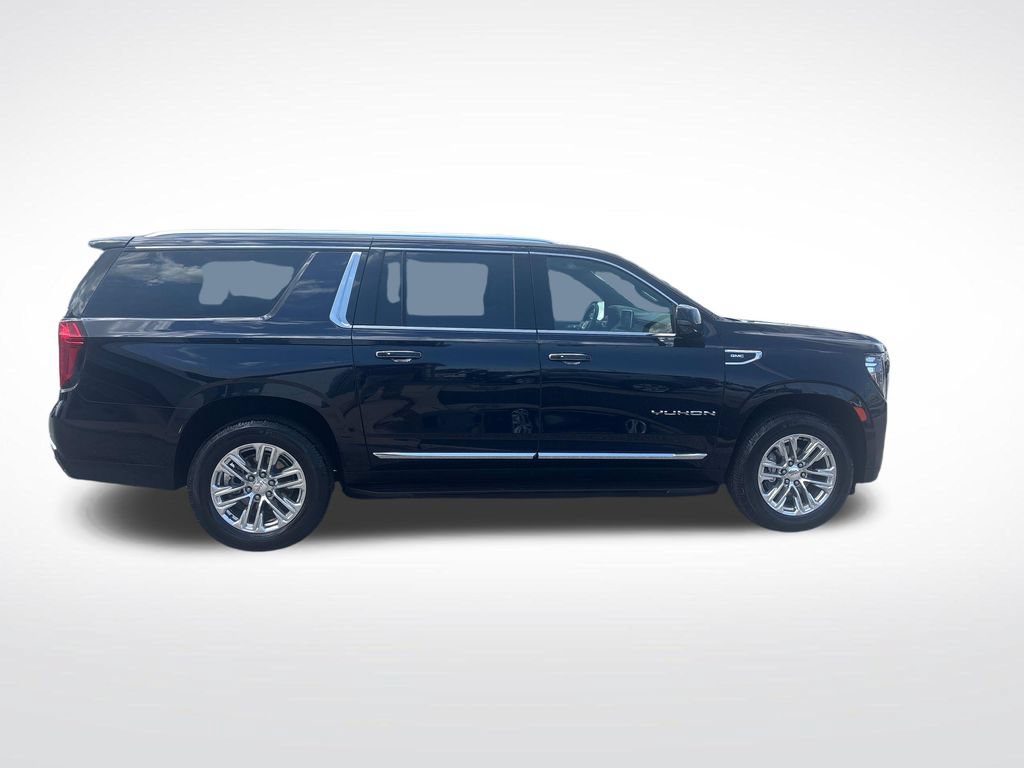 Used 2023 GMC Yukon XL SLT w/ SLT Premium Package AWD/4WD image 9