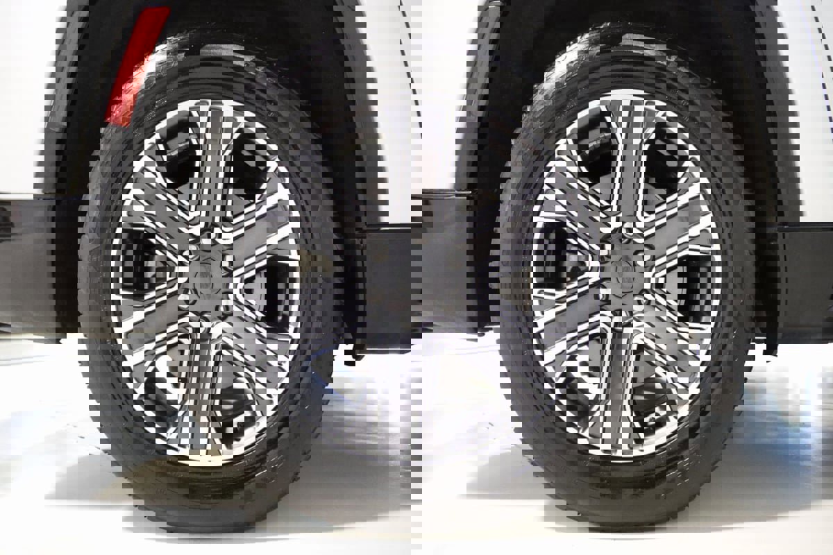 Used 2024 Jeep Wagoneer L Series II w/ Flexible Seating Group image 77