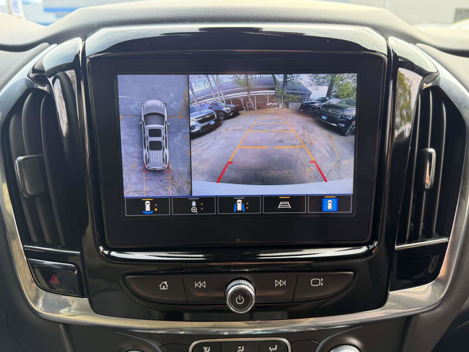 Certified 2023 Chevrolet Traverse LT w/ LT Premium Package AWD/4WD image 27