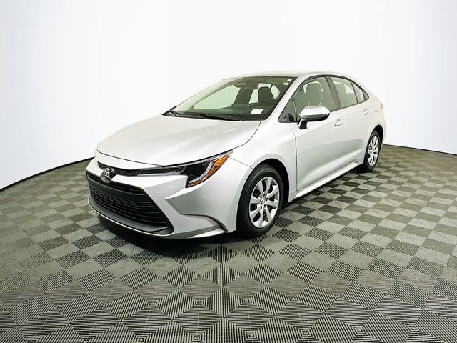 Certified 2025 Toyota Corolla LE image 4