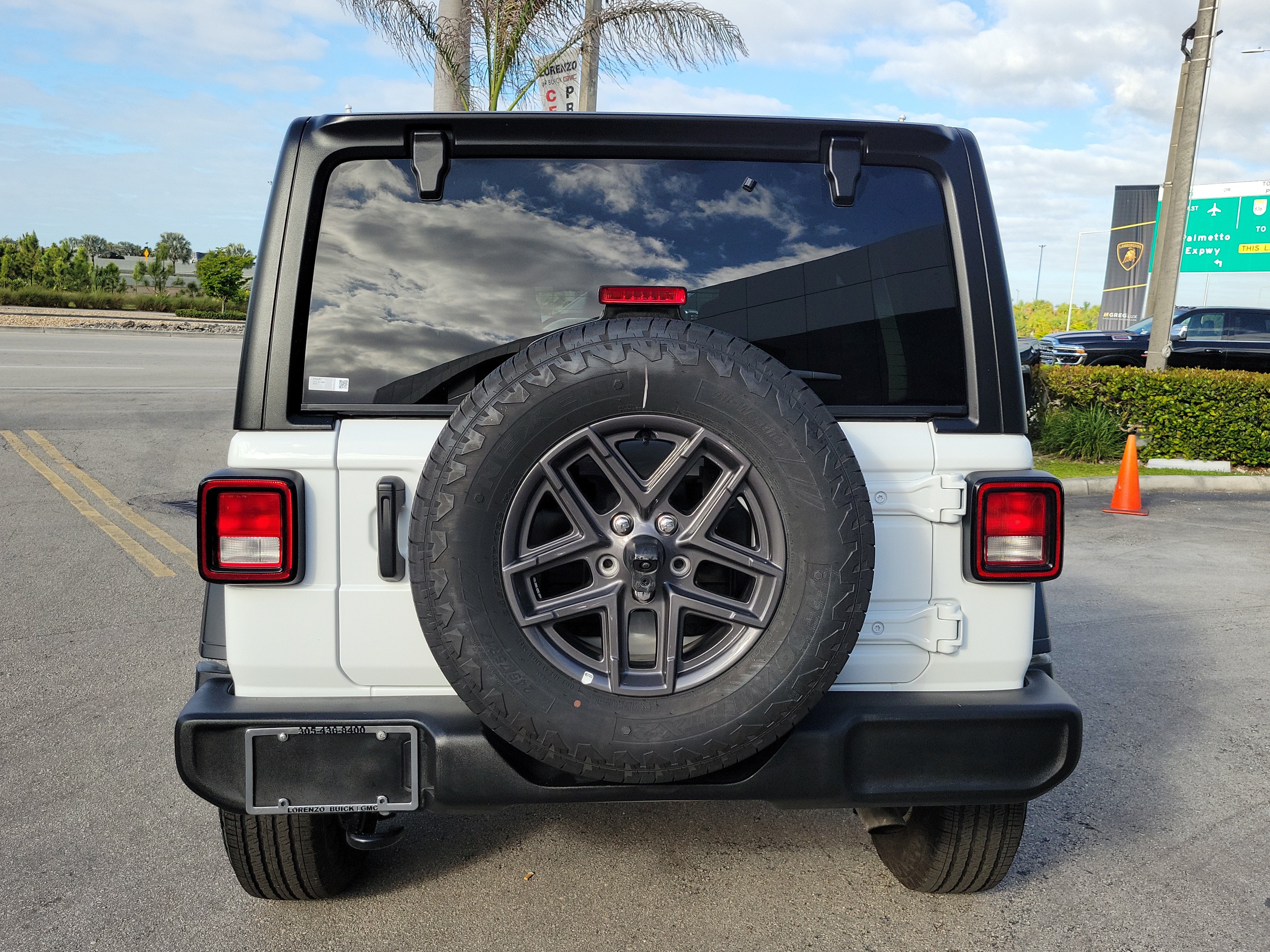 Used 2025 Jeep Wrangler Unlimited Sport AWD/4WD image 6