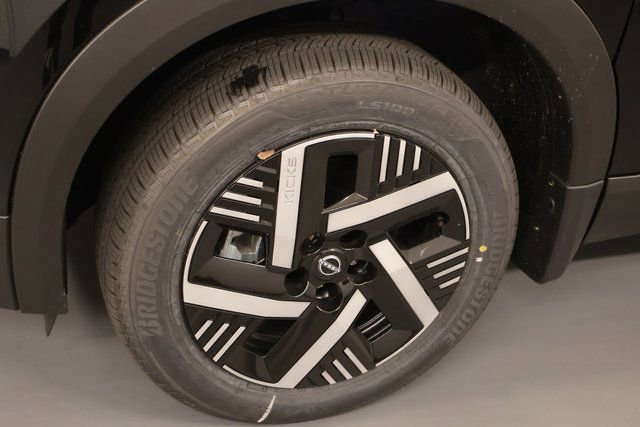 New 2026 Nissan Kicks SV FWD image 7