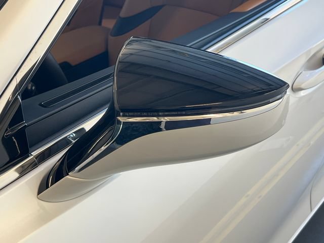 Used 2025 Lexus ES 300h w/ Premium Package FWD image 16