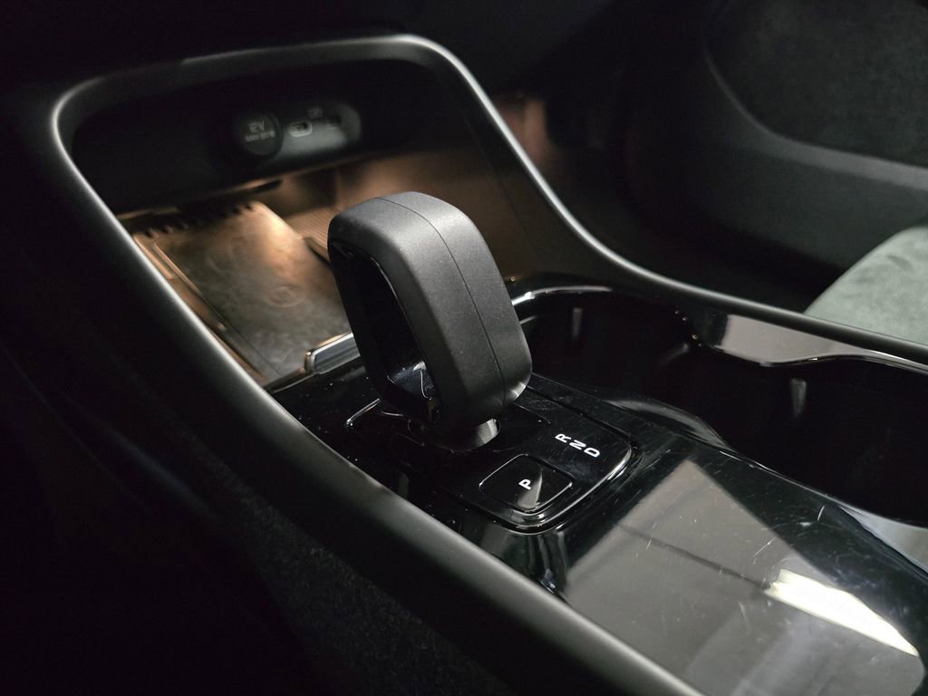 Certified 2023 Volvo C40 P8 Recharge Ultimate image 38