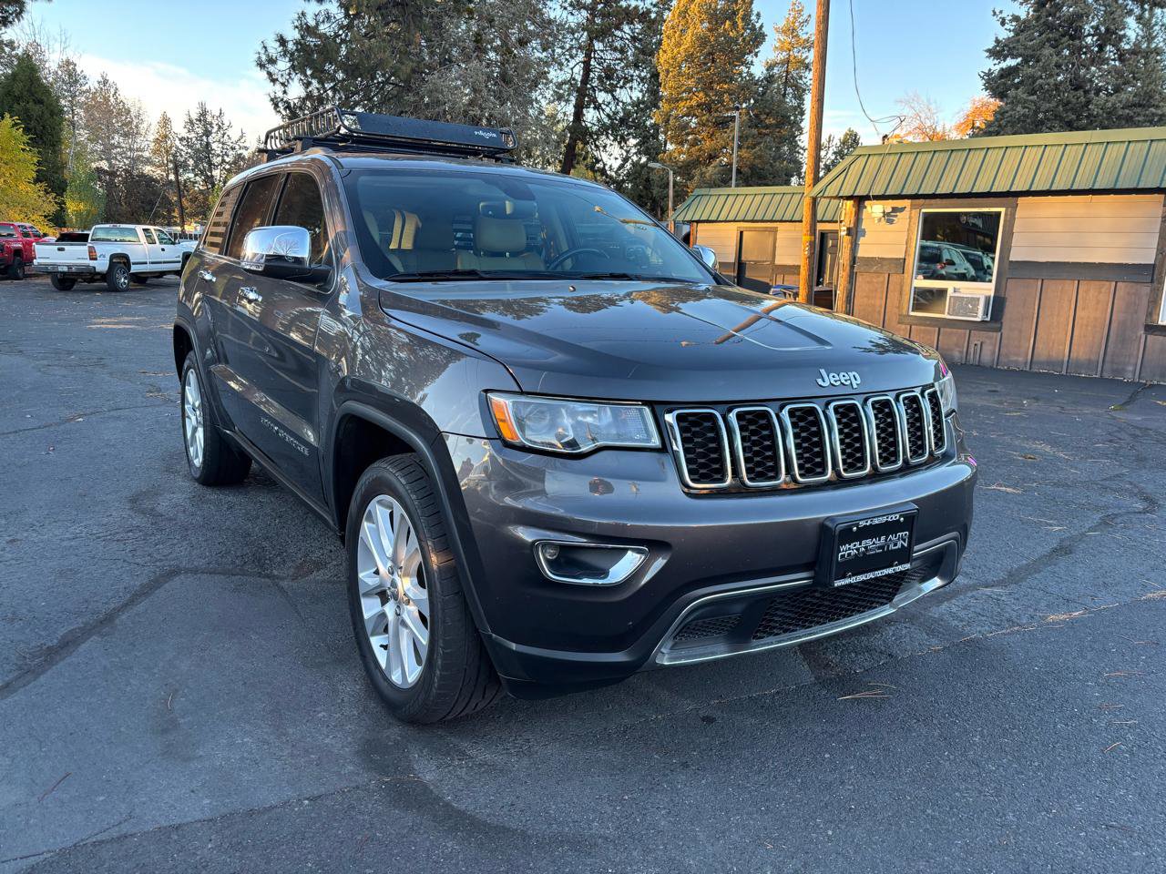 Used 2017 Jeep Grand Cherokee Limited w/ Trailer Tow Group IV AWD/4WD image 6
