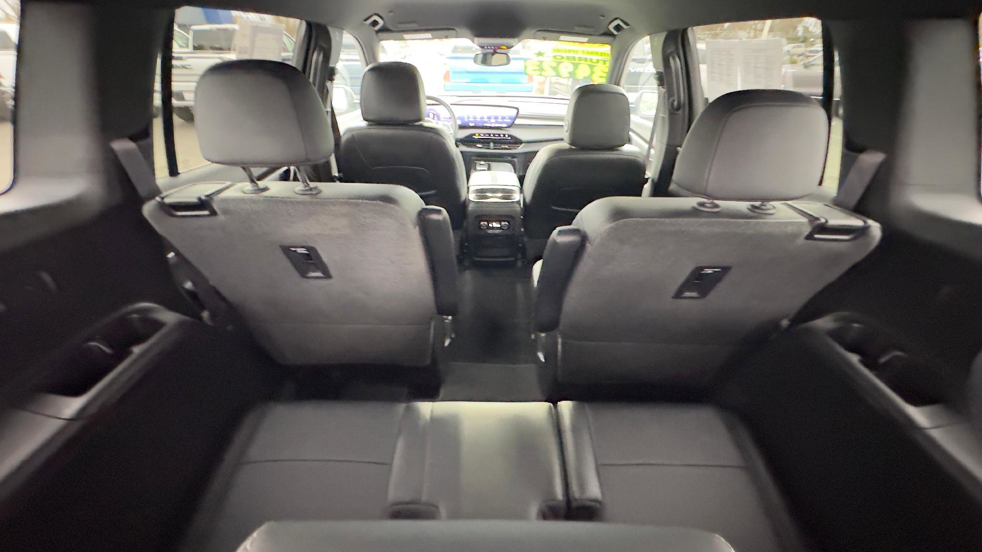 Used 2025 Buick Enclave Preferred image 8