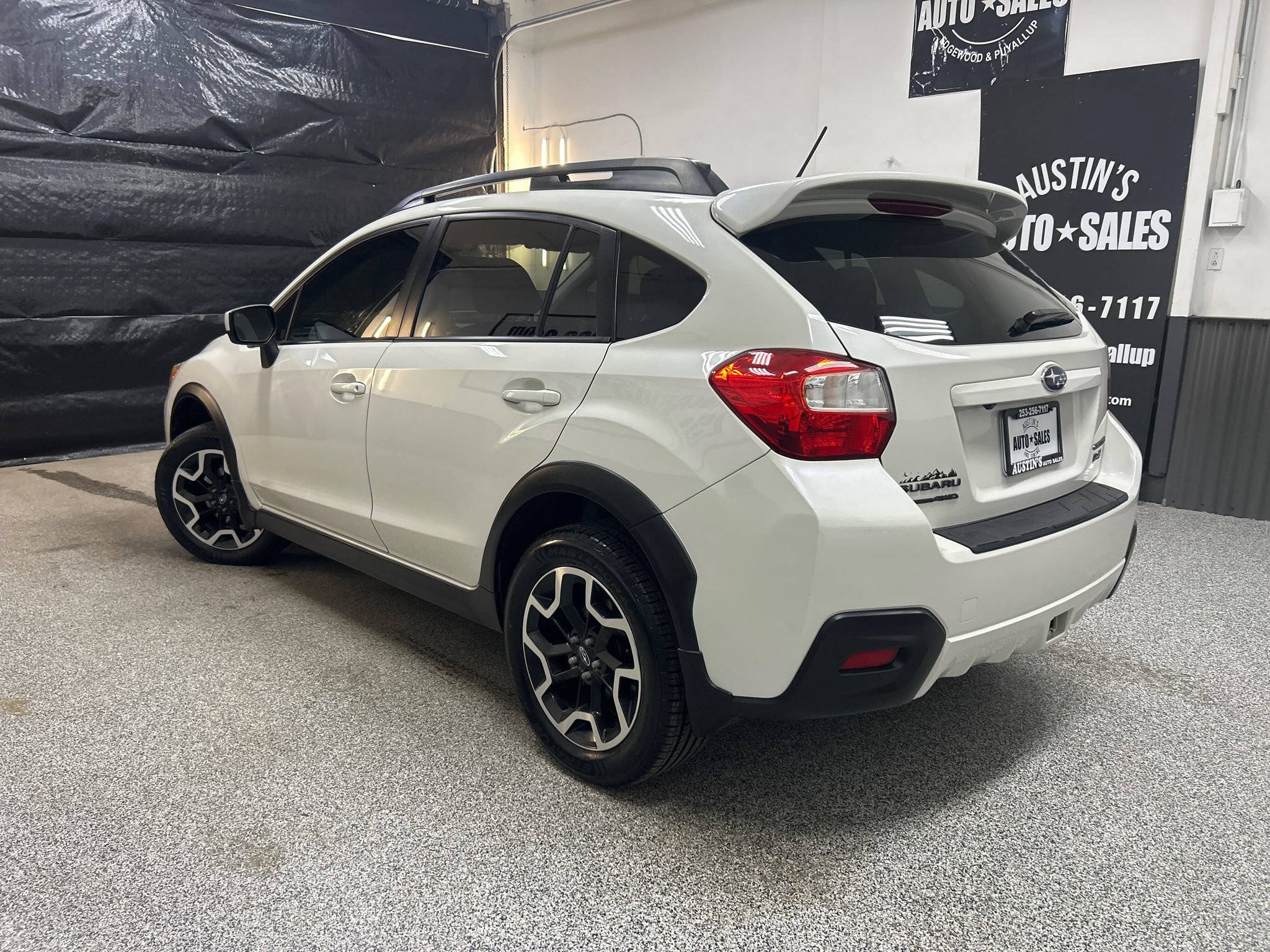 Used 2017 Subaru Crosstrek 2.0i Premium AWD/4WD image 4