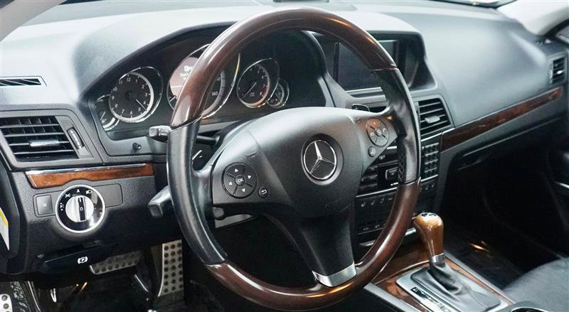 Used 2011 Mercedes-Benz E 550 Cabriolet image 11