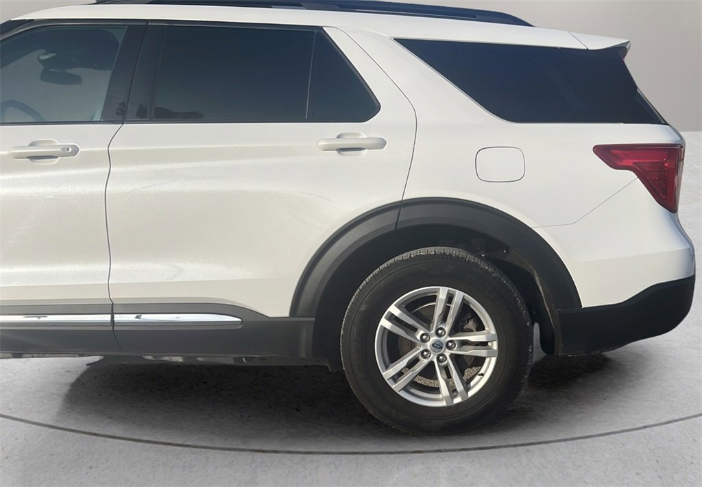 Used 2022 Ford Explorer XLT image 25