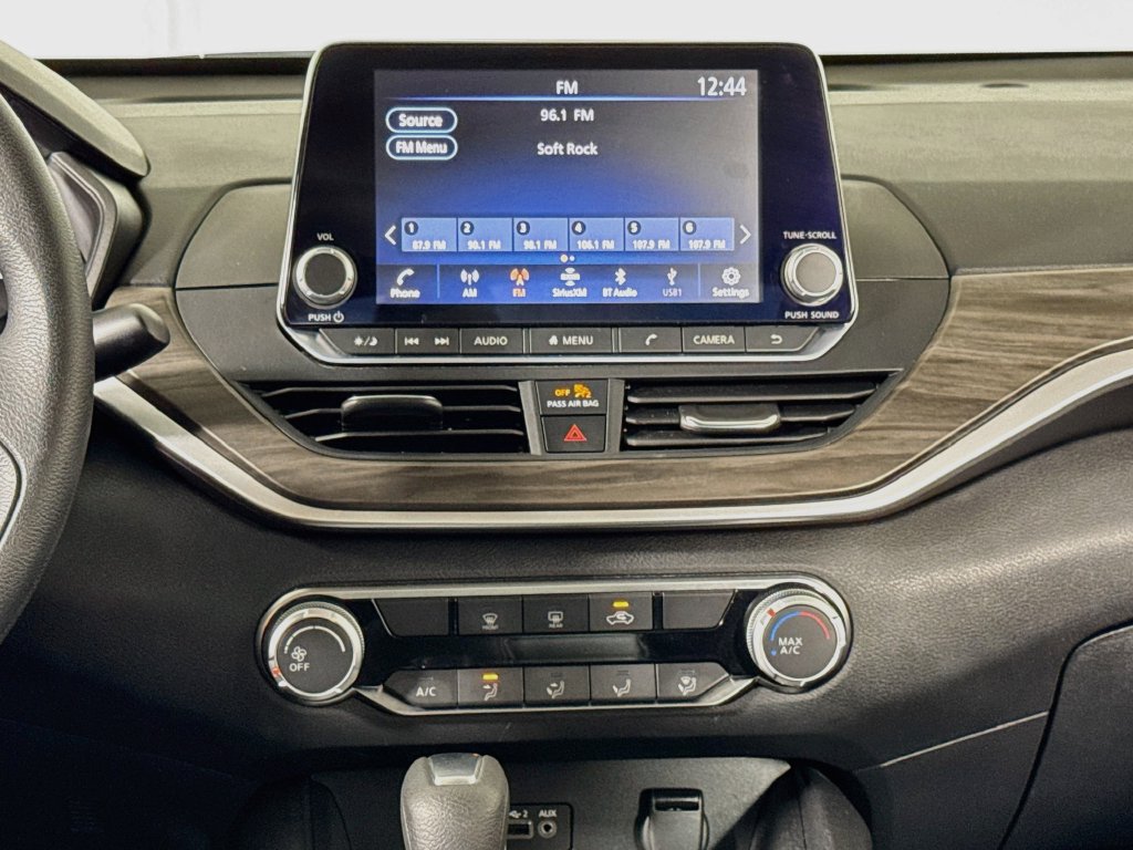 Used 2025 Nissan Altima 2.5 SV FWD image 14