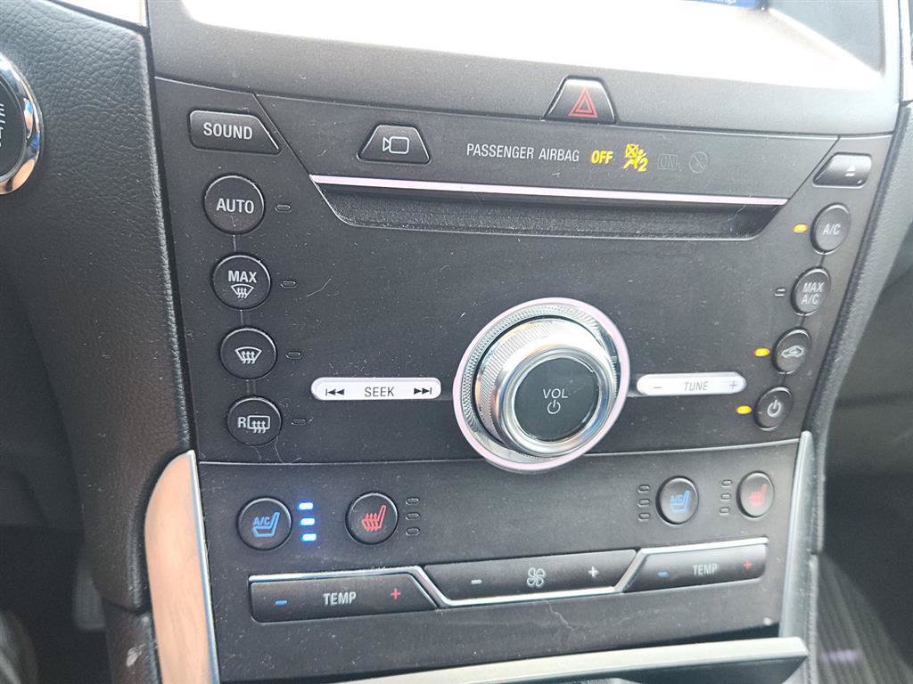 Used 2019 Ford Edge Titanium w/ Equipment Group 301A AWD/4WD image 18