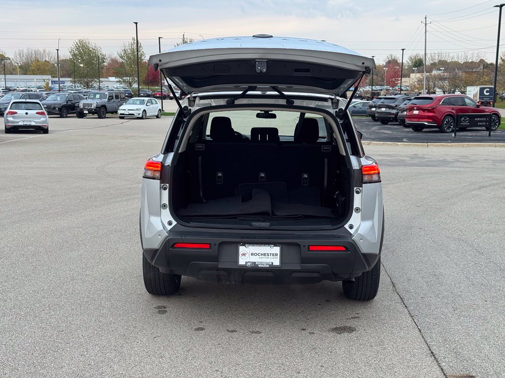 Used 2025 Nissan Pathfinder S AWD/4WD image 34
