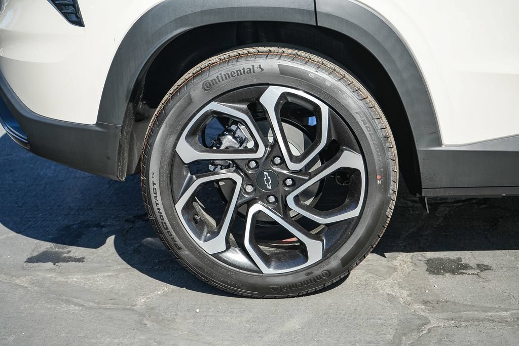 New 2026 Chevrolet Trax RS w/ Sunroof Package FWD image 11