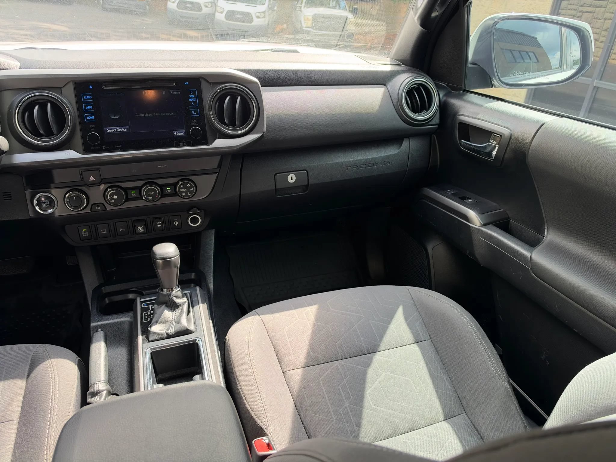 Used 2019 Toyota Tacoma TRD Off-Road w/ Technology Package AWD/4WD image 10