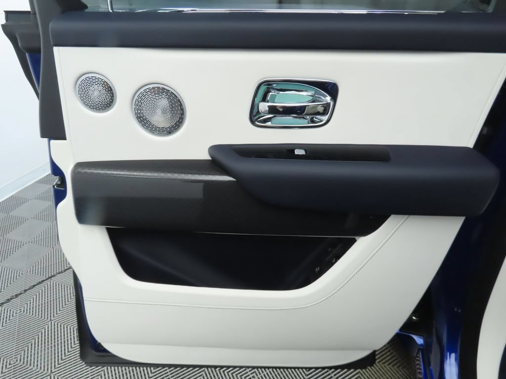 Used 2026 Rolls-Royce Cullinan Black Badge AWD/4WD image 28