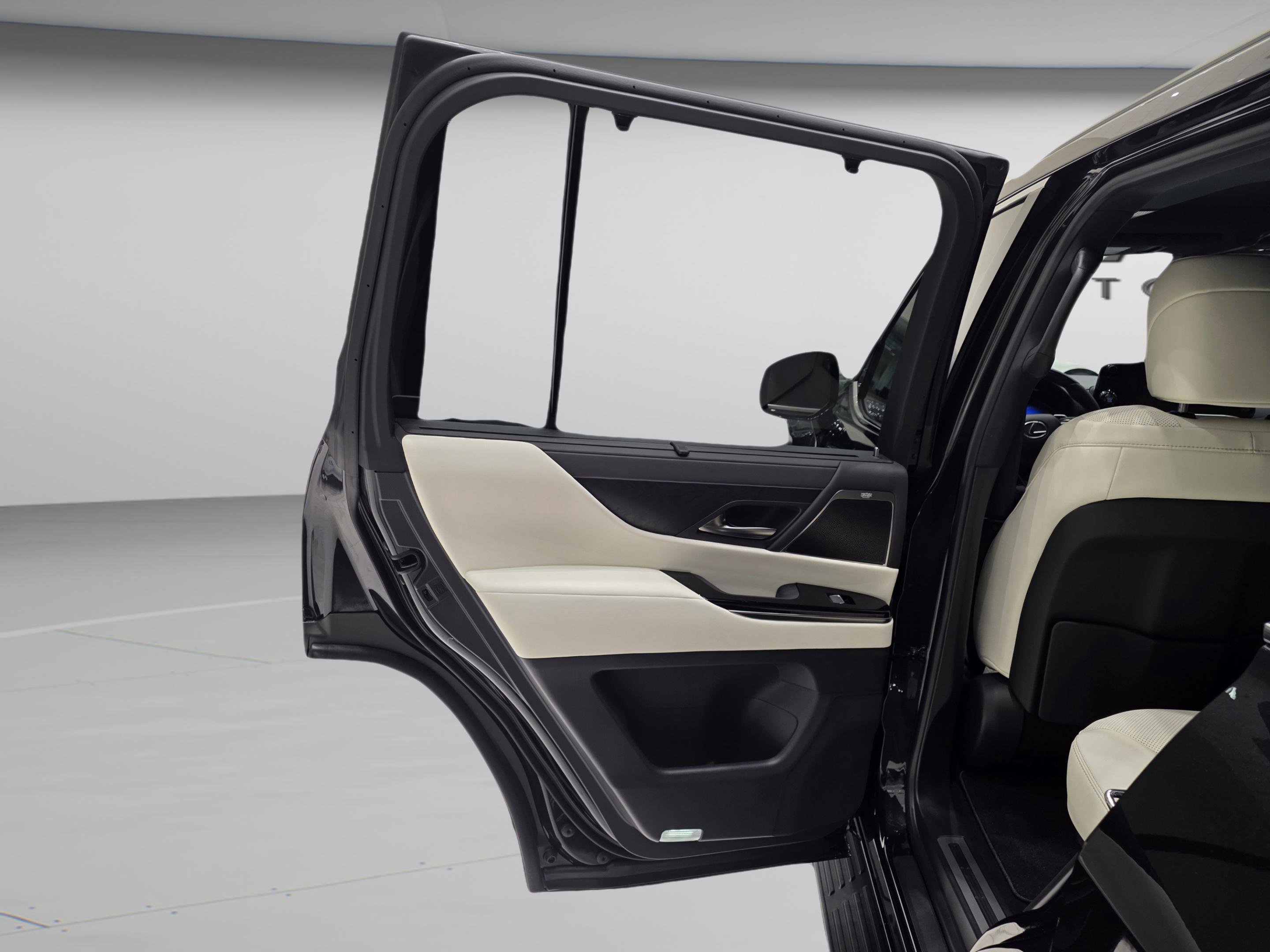 New 2026 Lexus LX 600 4WD w/ Luxury Package image 26