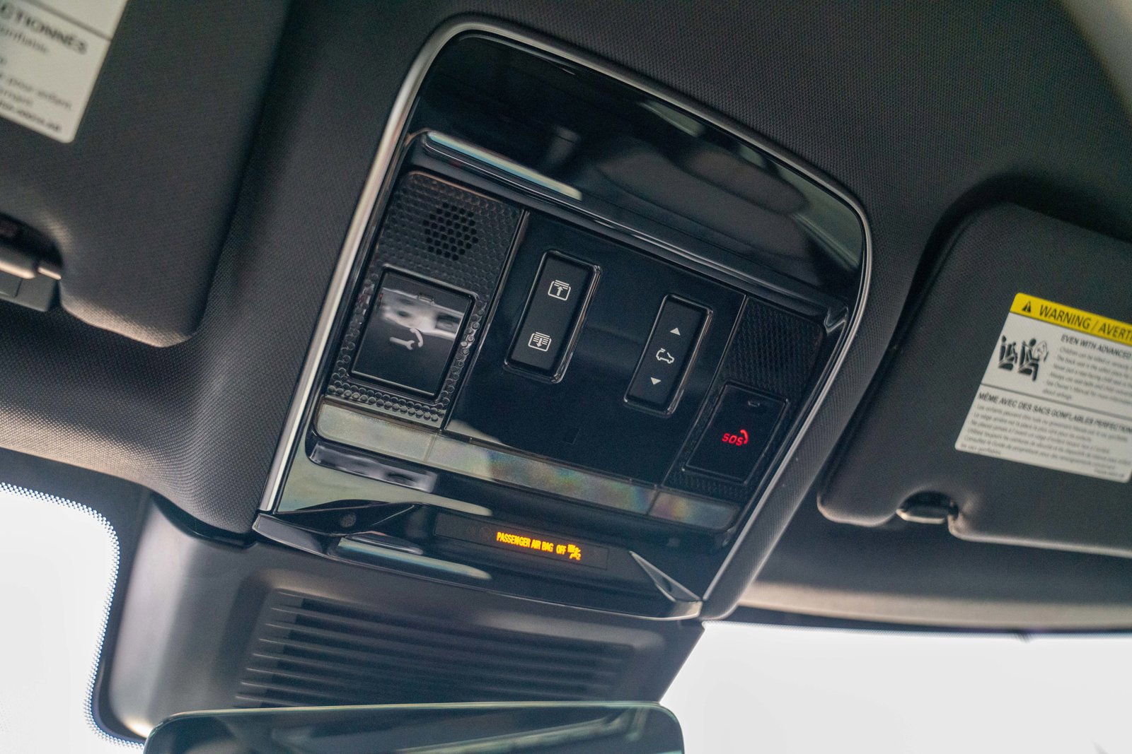 Used 2023 Land Rover Range Rover SE image 20