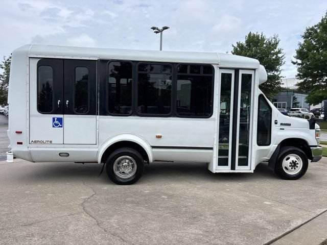 Used 2015 Ford E-350 and Econoline 350 Super Duty RWD image 2