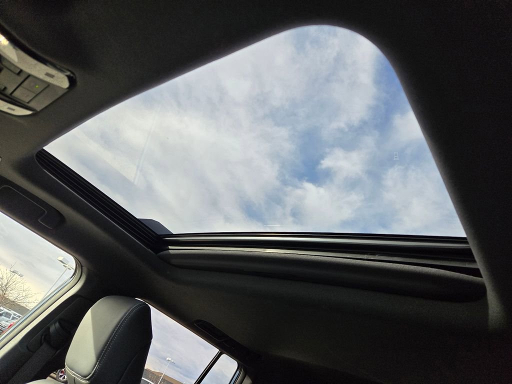 Used 2024 Toyota Land Cruiser image 7