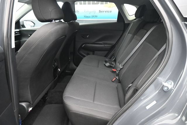 Used 2025 Hyundai Kona SEL FWD image 9