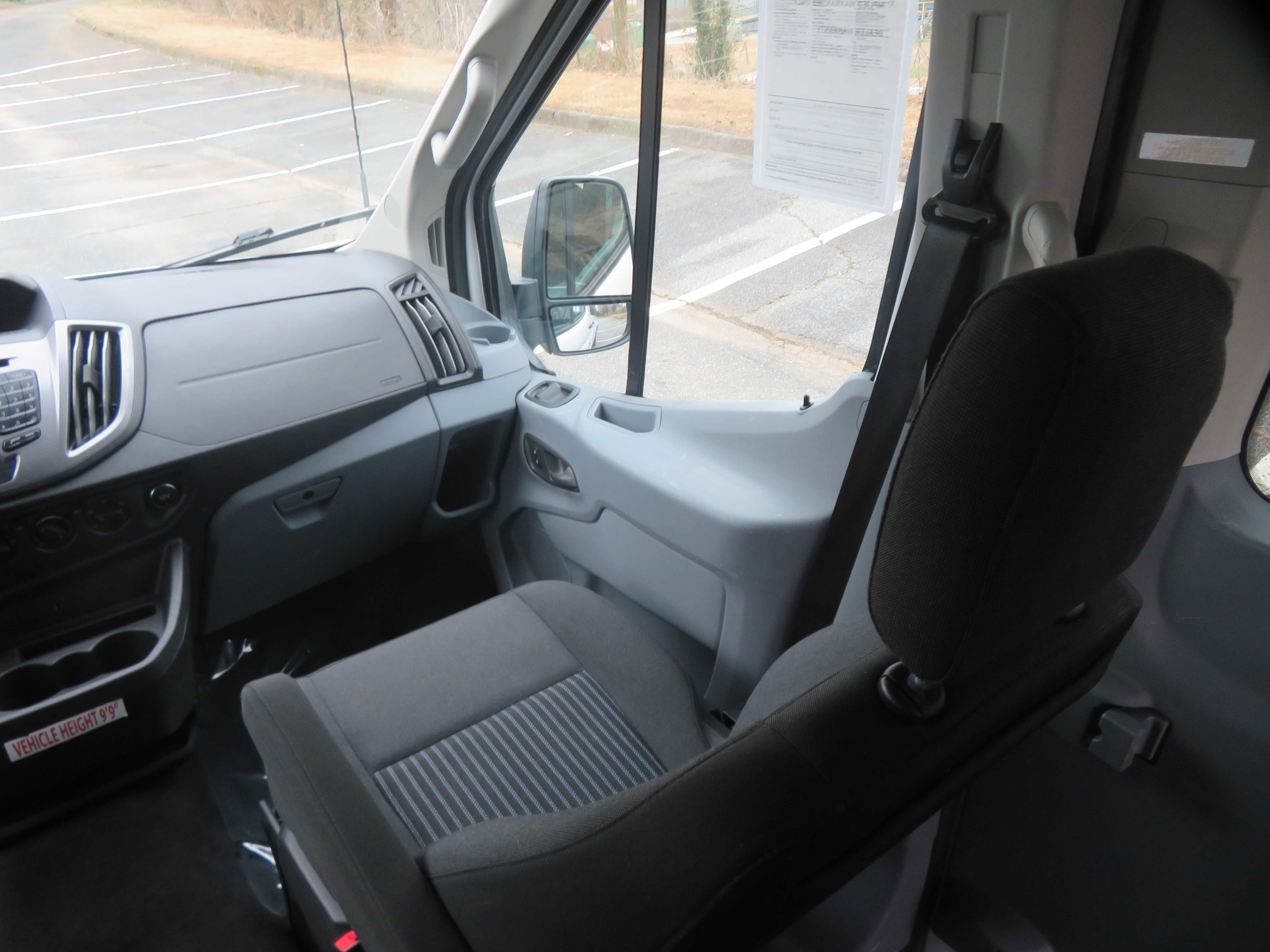 Used 2019 Ford Transit 150 XLT image 30
