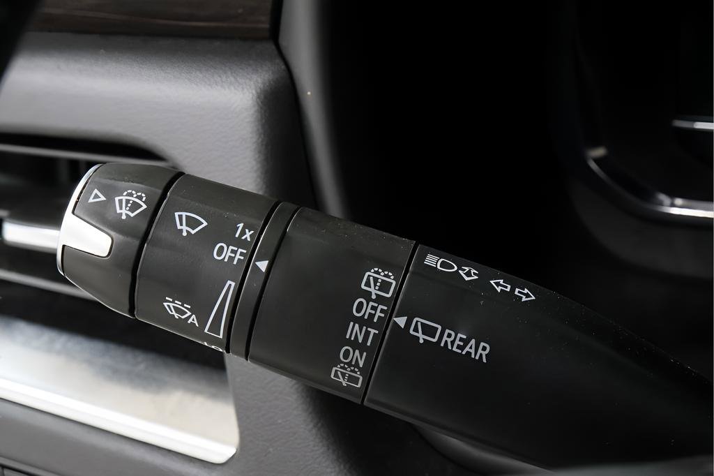 Used 2024 Chevrolet Suburban LT AWD/4WD image 17