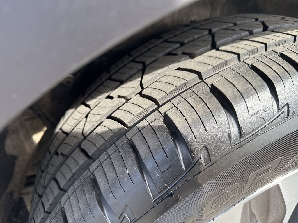 Used 2020 Toyota Highlander XLE image 49