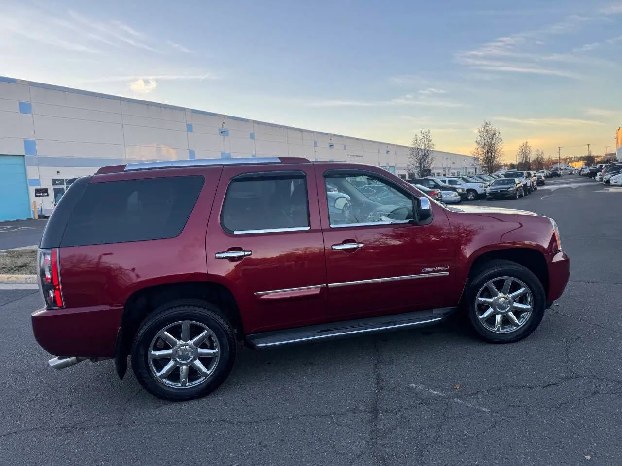 Used 2011 GMC Yukon Denali image 10
