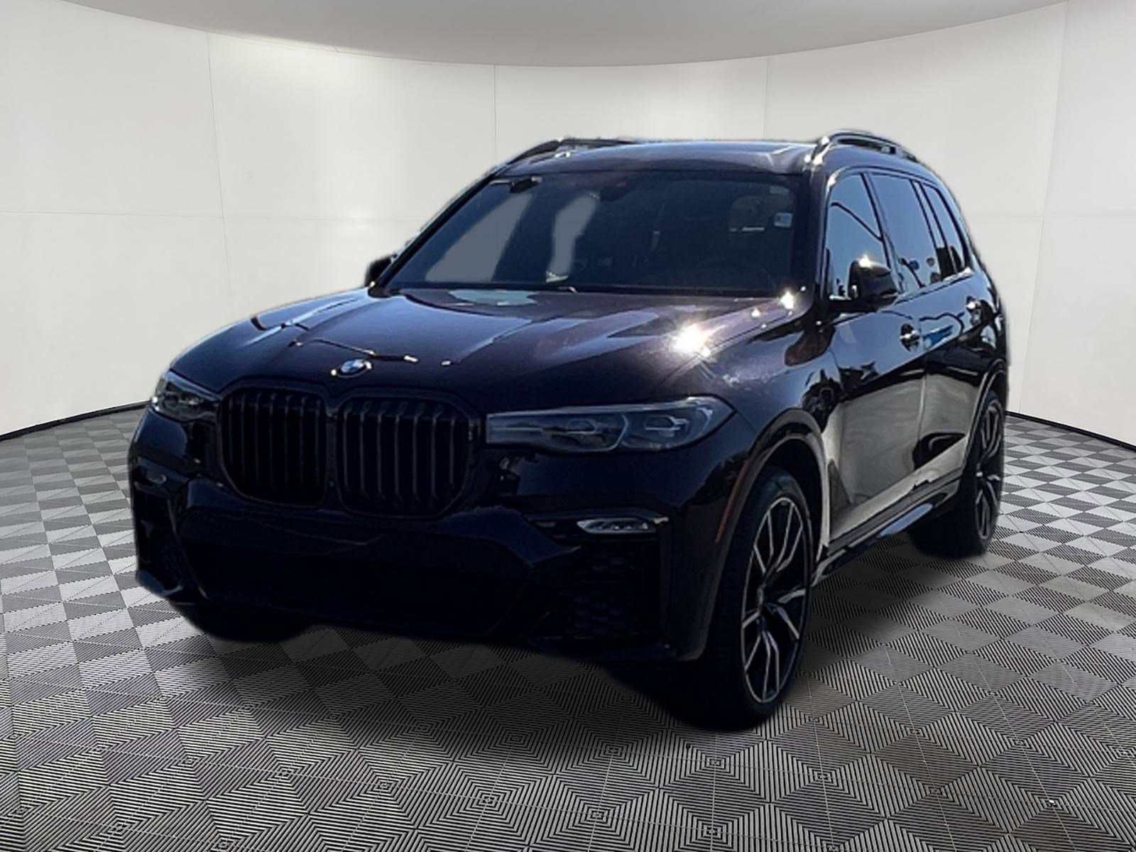 Used 2021 BMW X7 xDrive40i w/ M Sport Package image 3