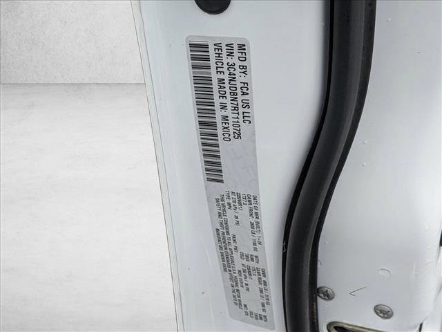 Used 2024 Jeep Compass Latitude image 24