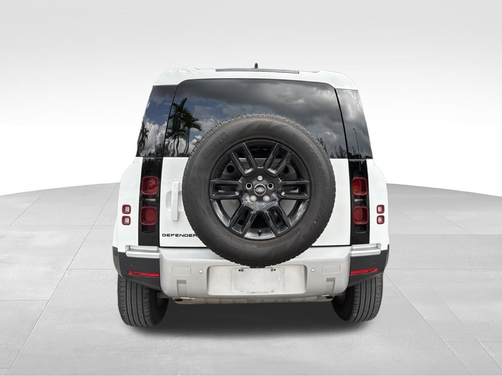 Used 2025 Land Rover Defender 110 S AWD/4WD image 4