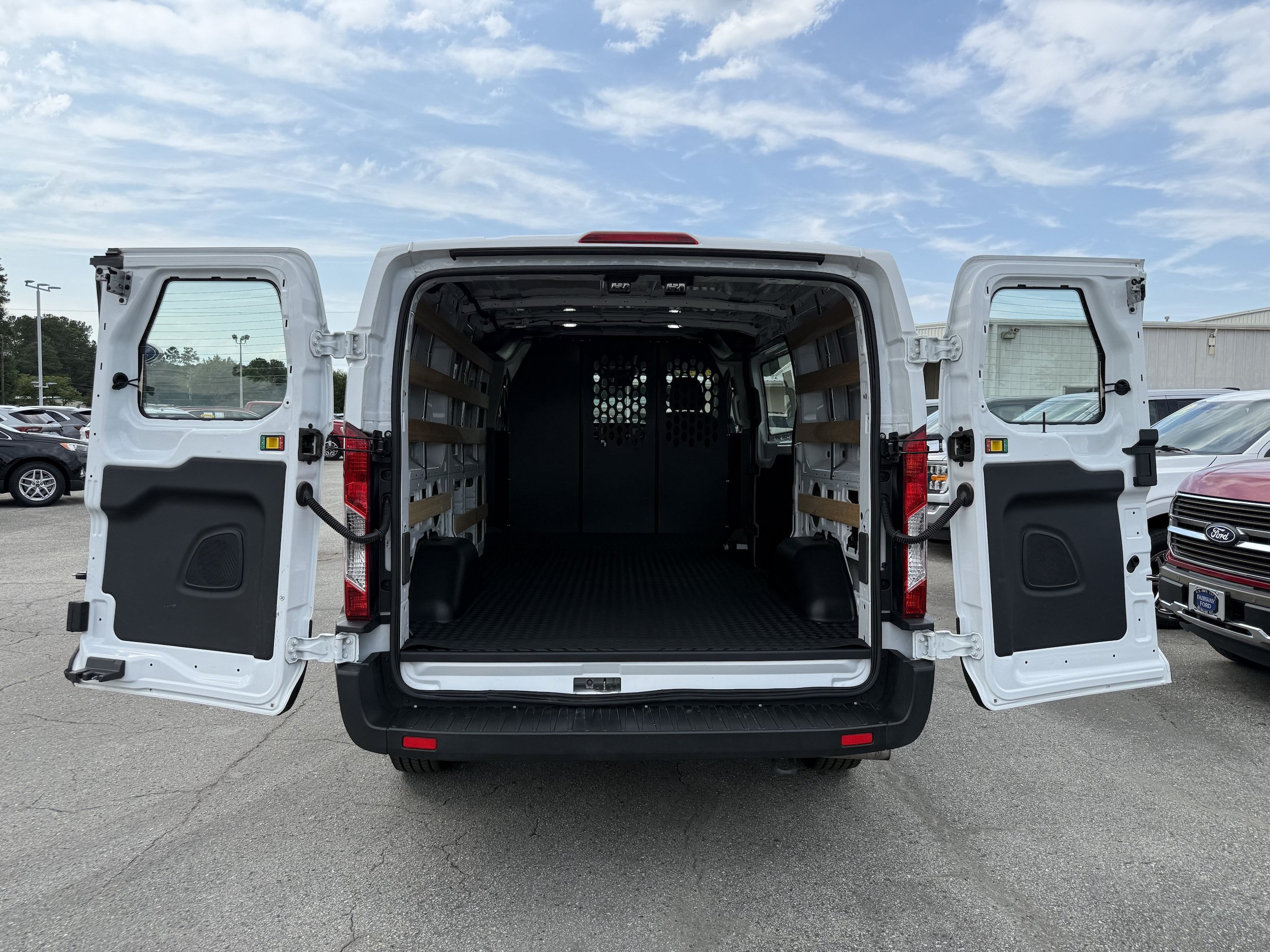 Used 2025 Ford Transit 250 Low Roof w/ Exterior Upgrade Package RWD image 10