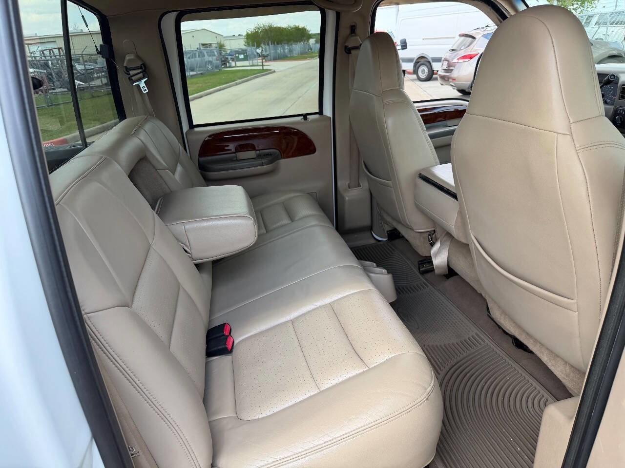 Used 2001 Ford F350 Lariat image 23