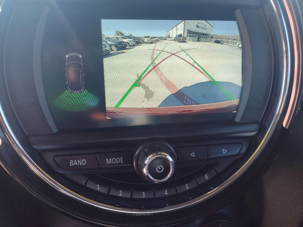 Used 2019 MINI Cooper 4-Door Hardtop w/ Storage Package image 14