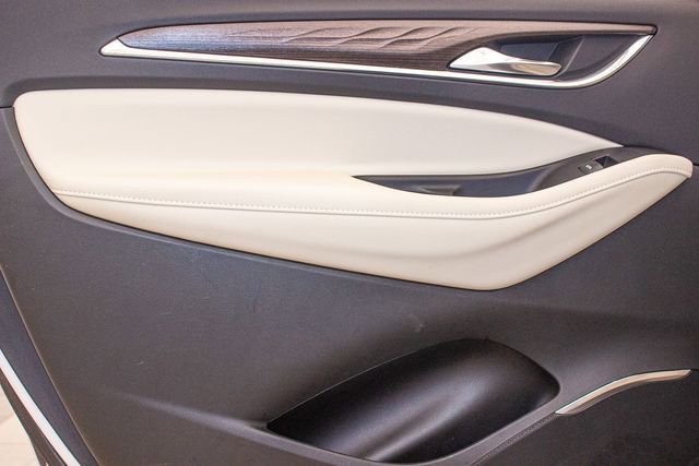 Used 2022 Buick Enclave Avenir w/ Avenir Technology Package image 21