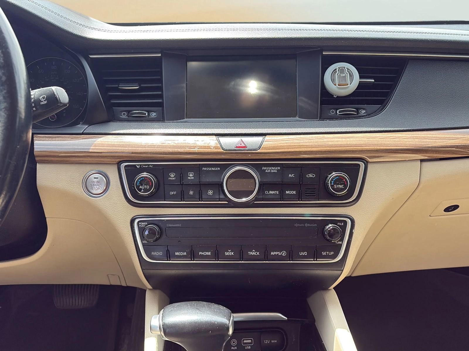 Used 2017 Kia Cadenza Premium FWD image 15