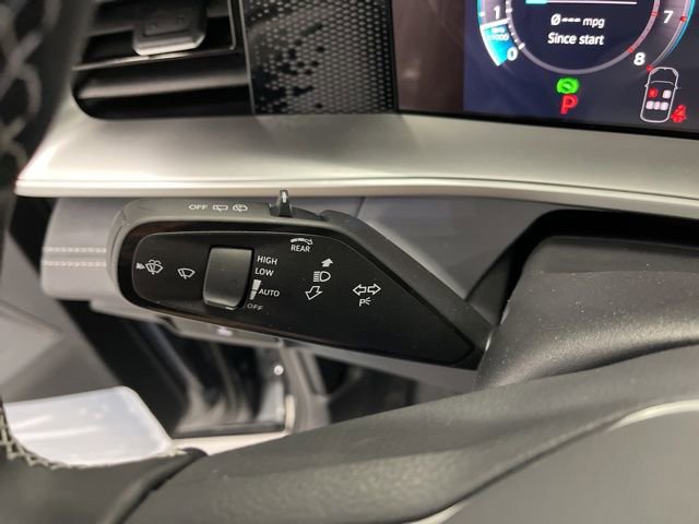 New 2026 Volkswagen Tiguan SE image 21