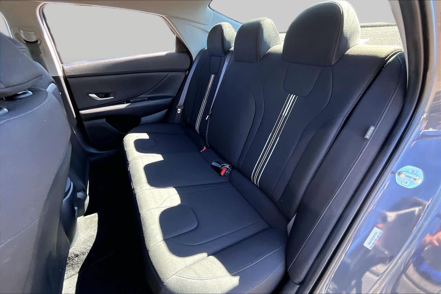Used 2025 Hyundai Elantra Hybrid FWD image 20