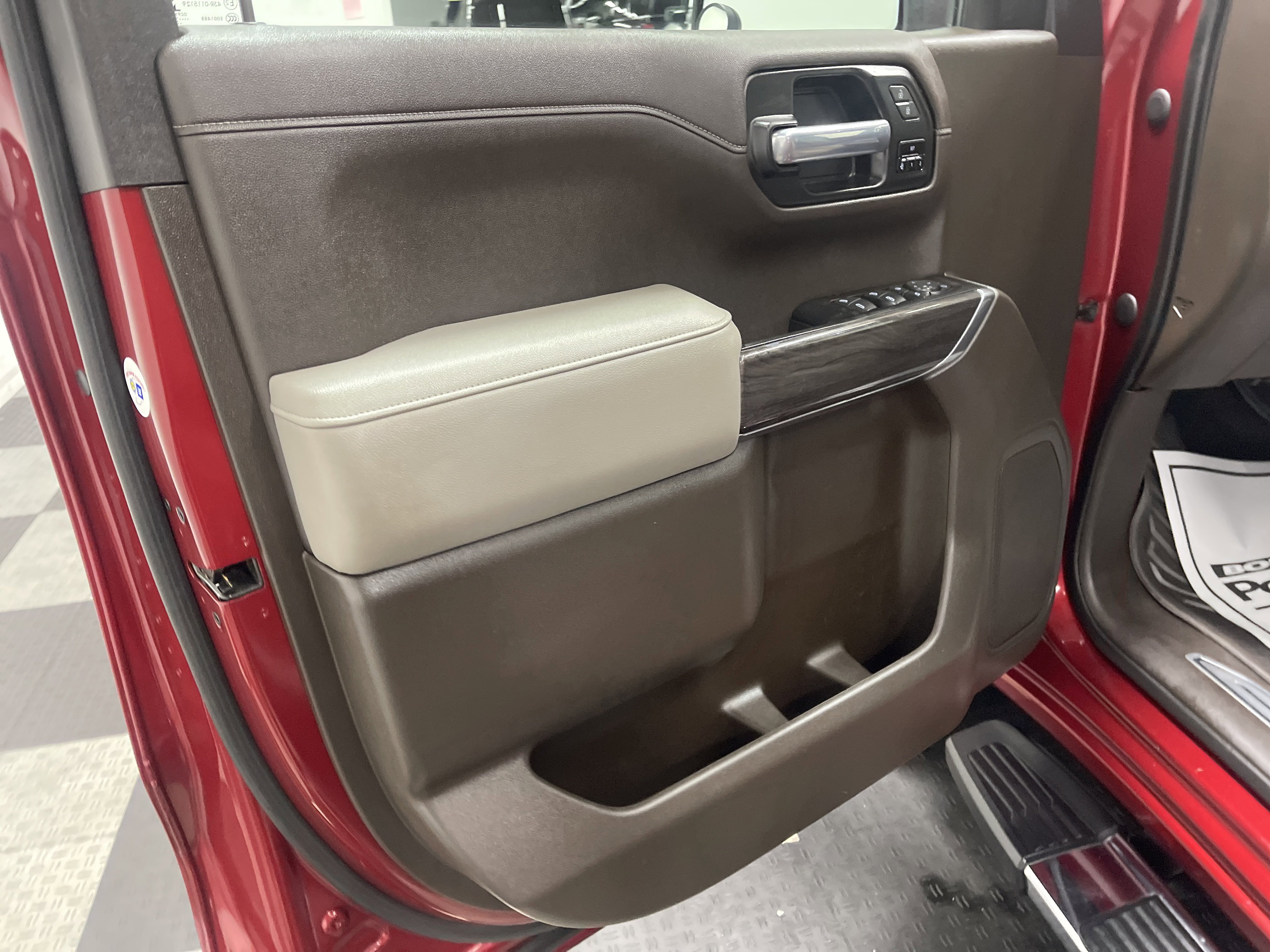 Used 2020 Chevrolet Silverado 1500 LTZ image 10