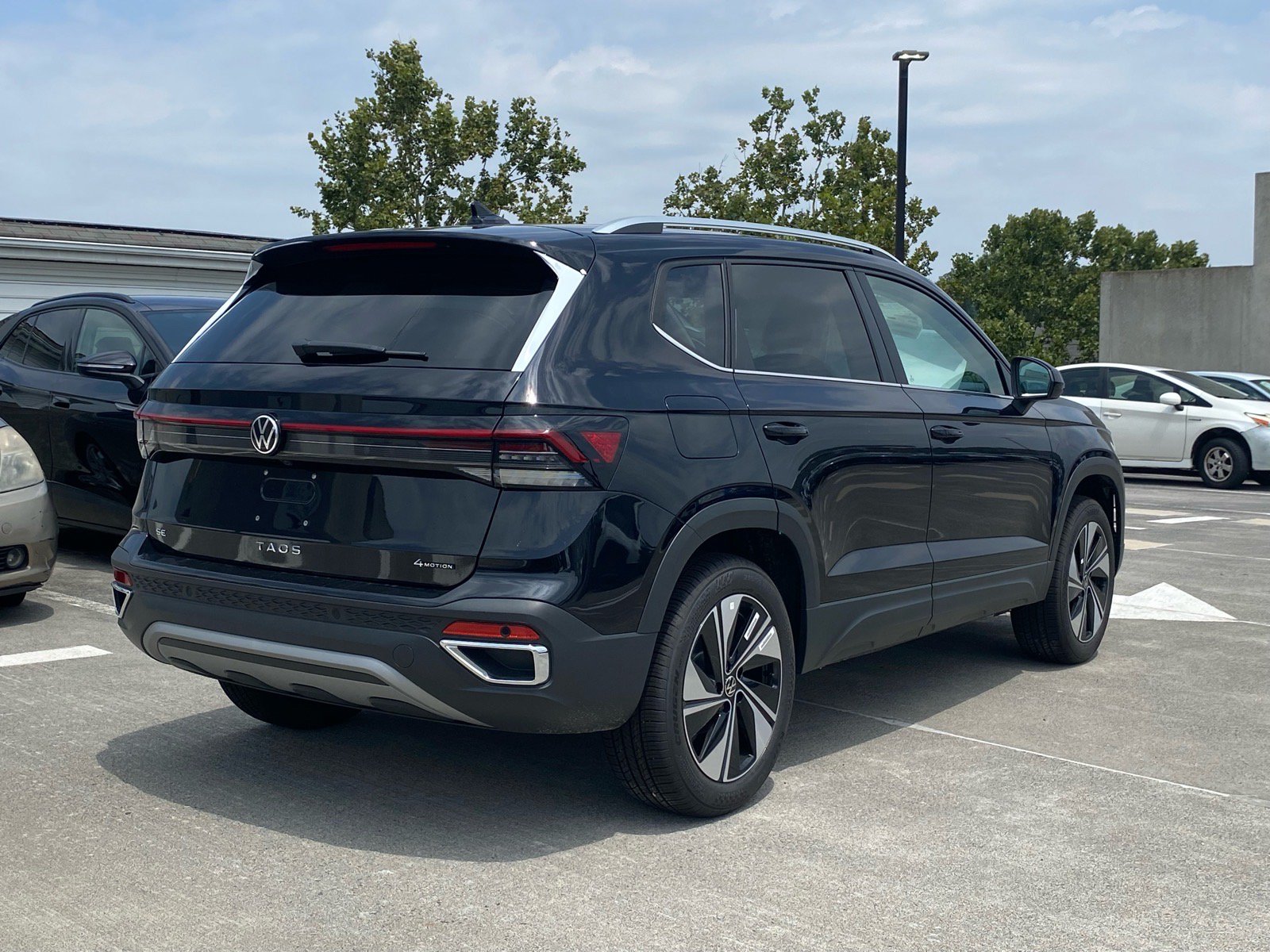 New 2026 Volkswagen Taos SE AWD/4WD image 3