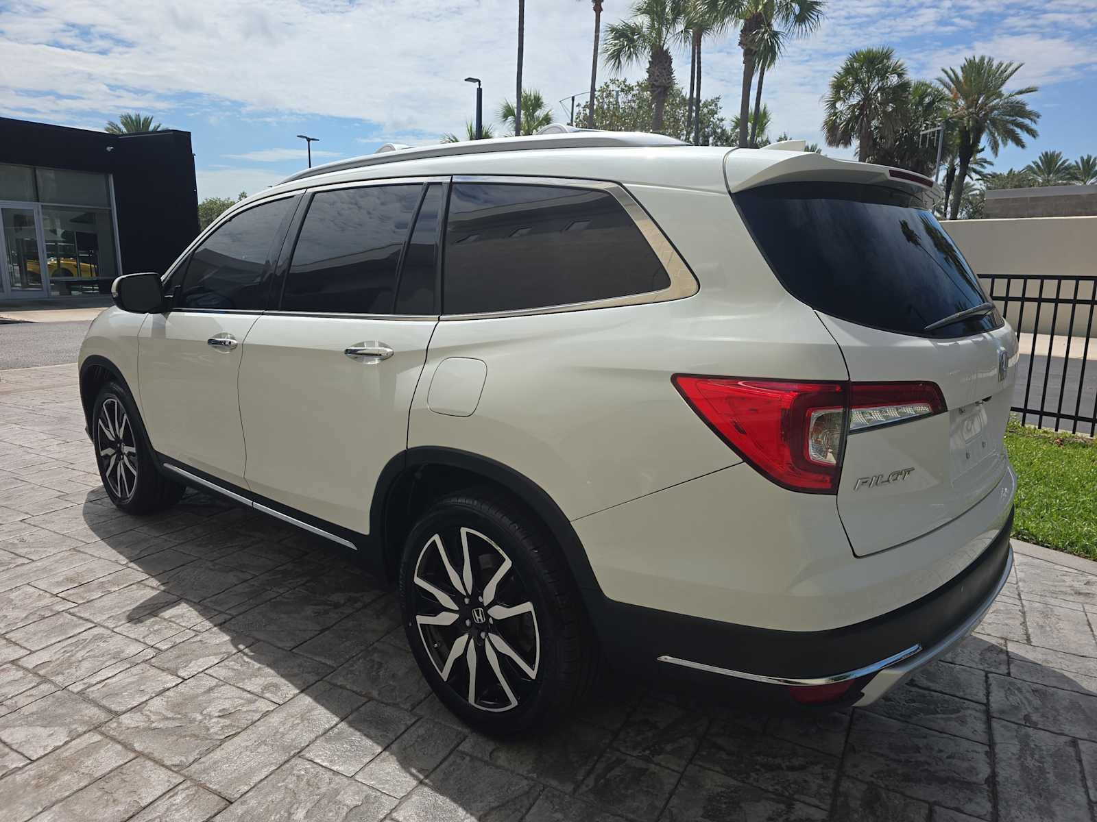 Used 2020 Honda Pilot Touring image 8