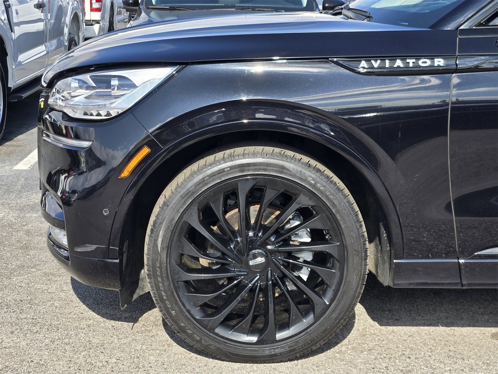 Used 2022 Lincoln Aviator Reserve w/ Equipment Group 201A image 8