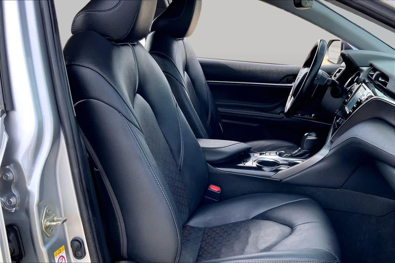 Used 2018 Toyota Camry XSE FWD image 9