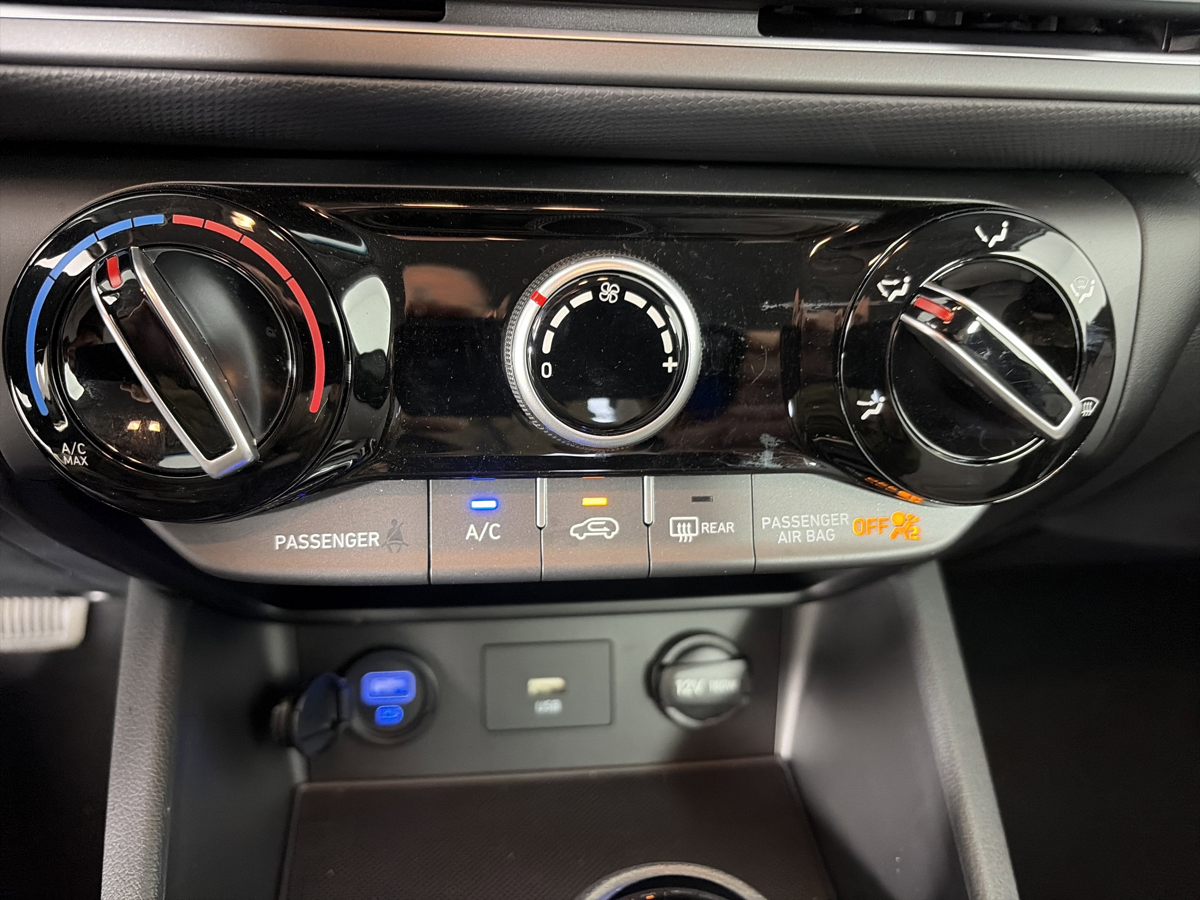 Used 2023 Hyundai Kona SEL image 20