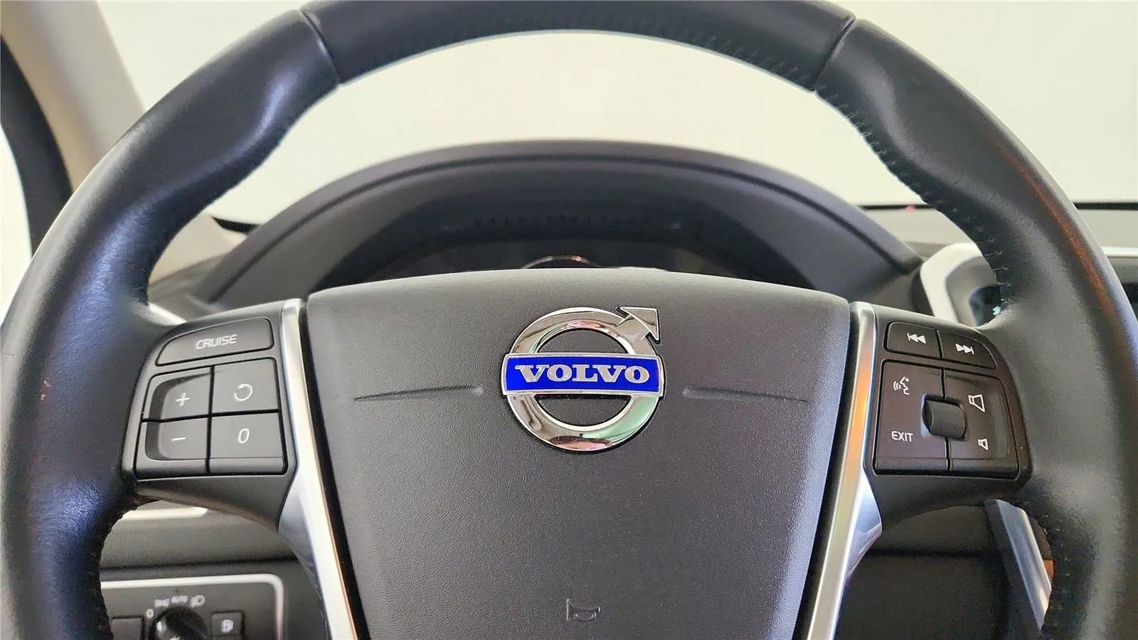 Used 2017 Volvo XC60 T5 Inscription w/ Preferred Option Package AWD/4WD image 26