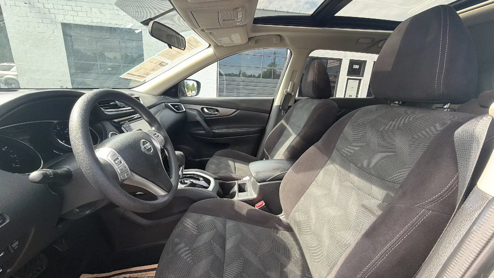 Used 2014 Nissan Rogue SV w/ SV Premium Package AWD/4WD image 20