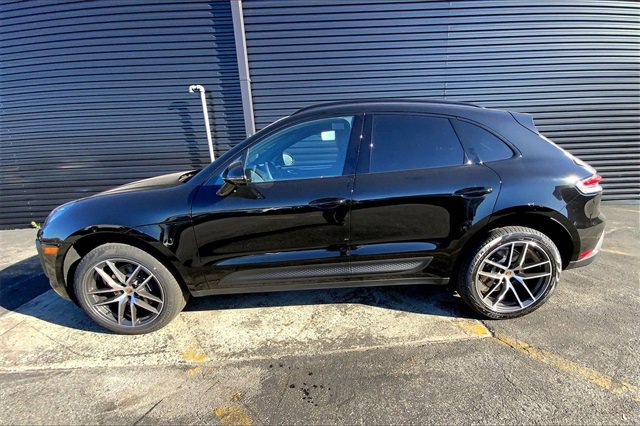 New 2026 Porsche Macan image 2