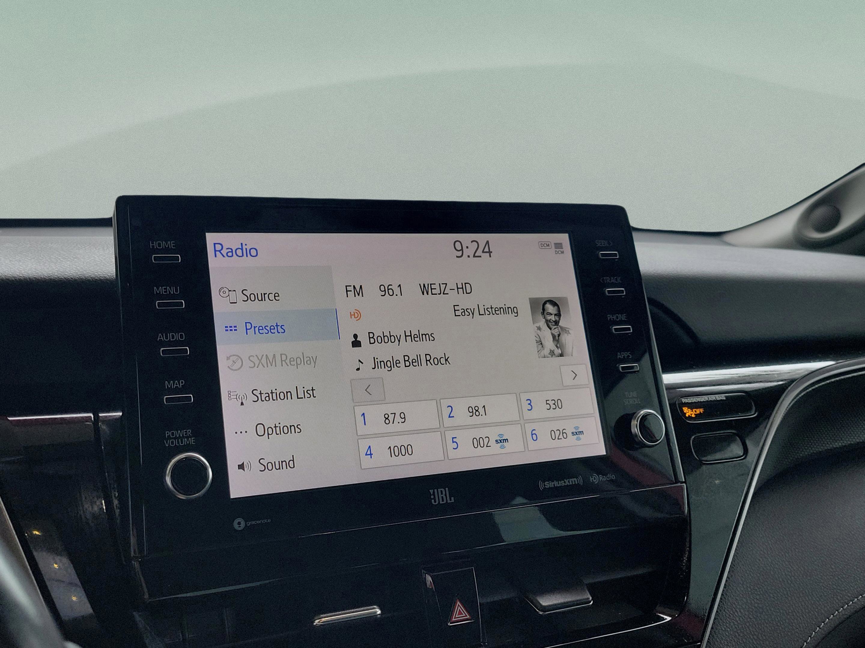 Used 2022 Toyota Camry XSE image 13