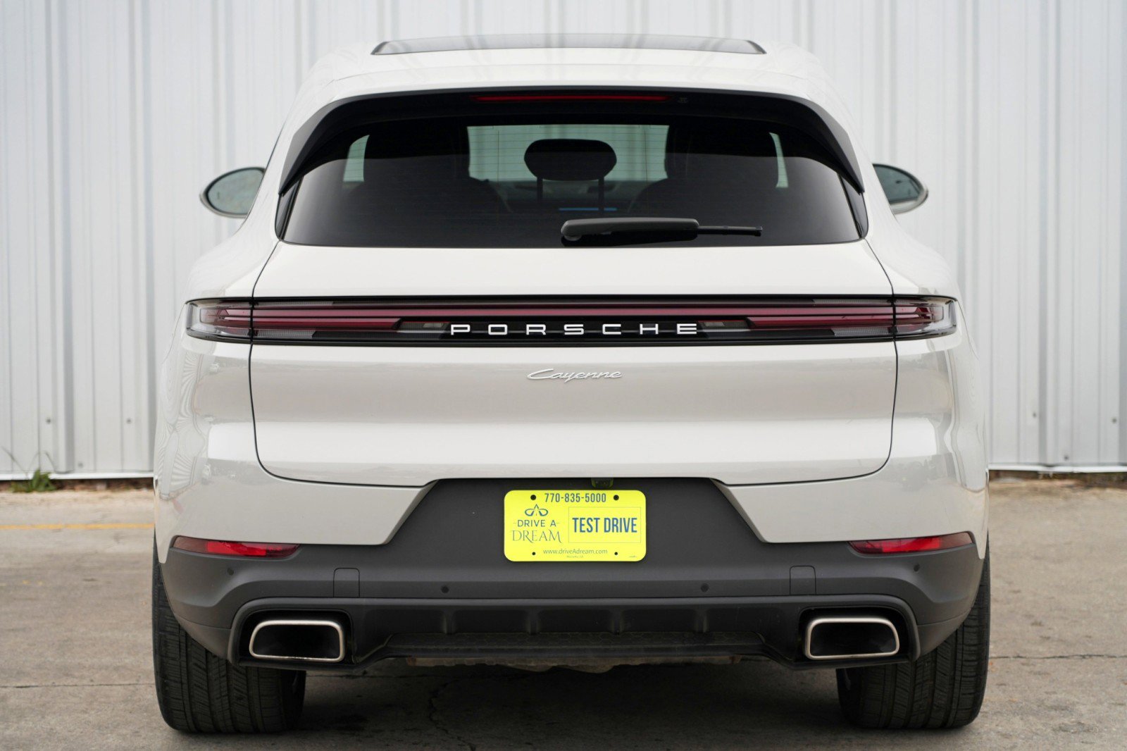 Used 2024 Porsche Cayenne w/ Premium Package image 53