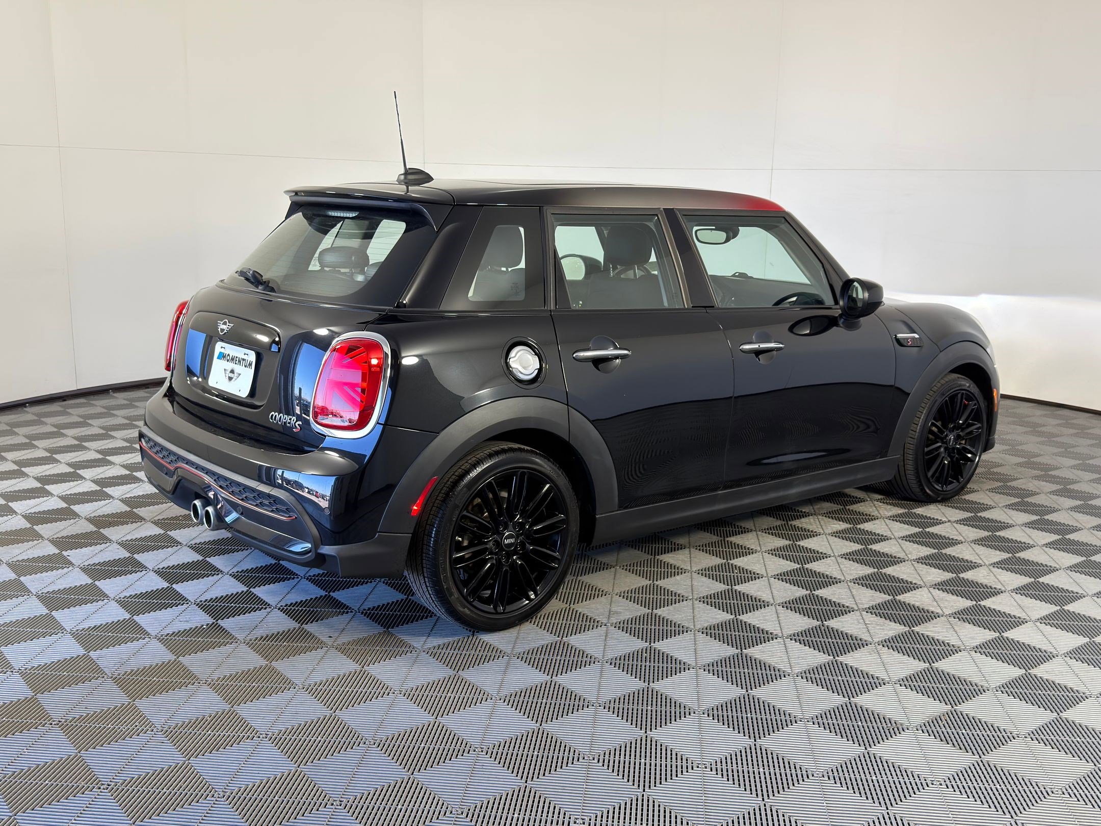 Certified 2023 MINI Cooper S image 9